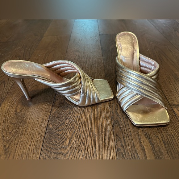 Vince Camuto Sarendie Mule Egyptian Gold - Picture 6 of 6